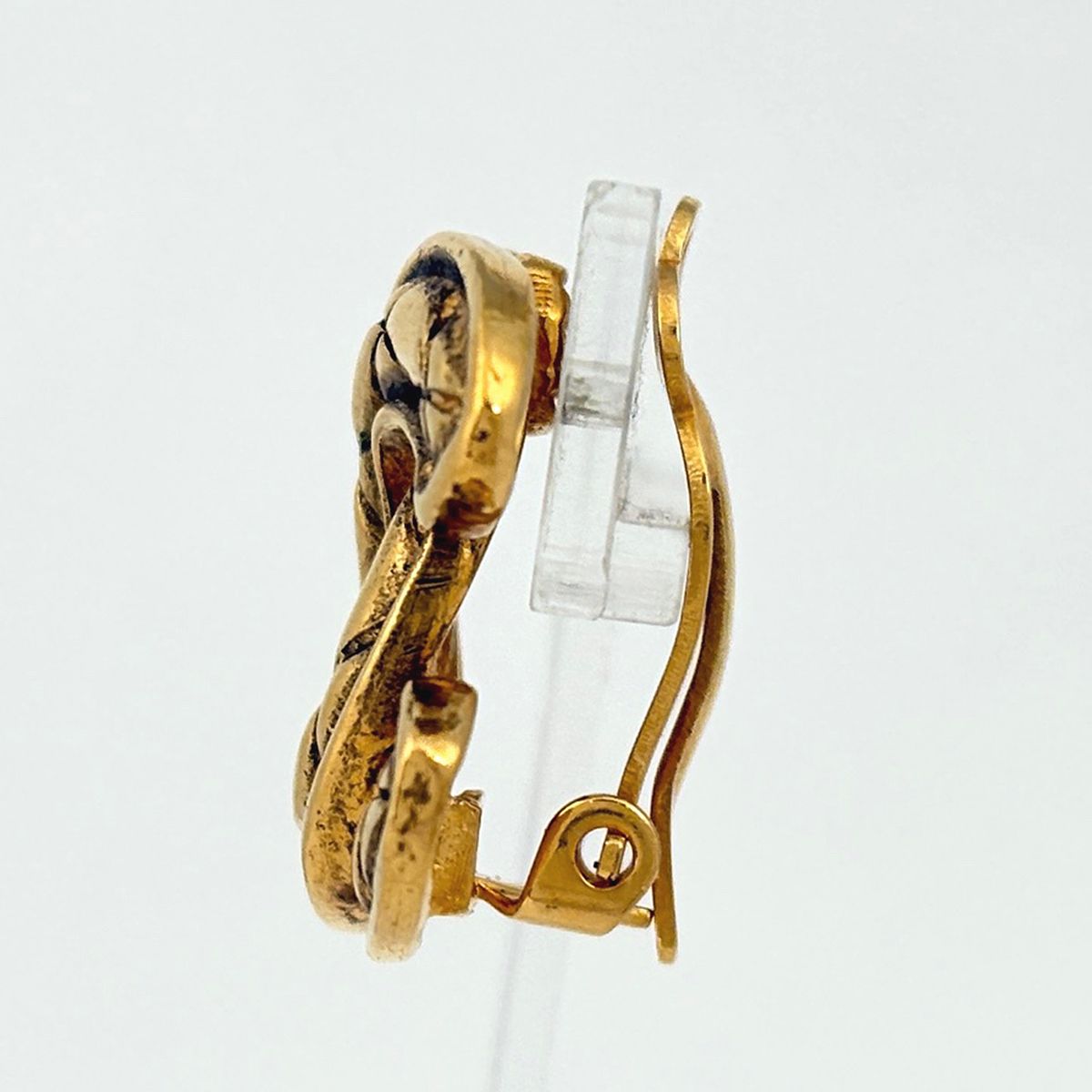Chanel CC Logo Earrings Gold Plated — view 2