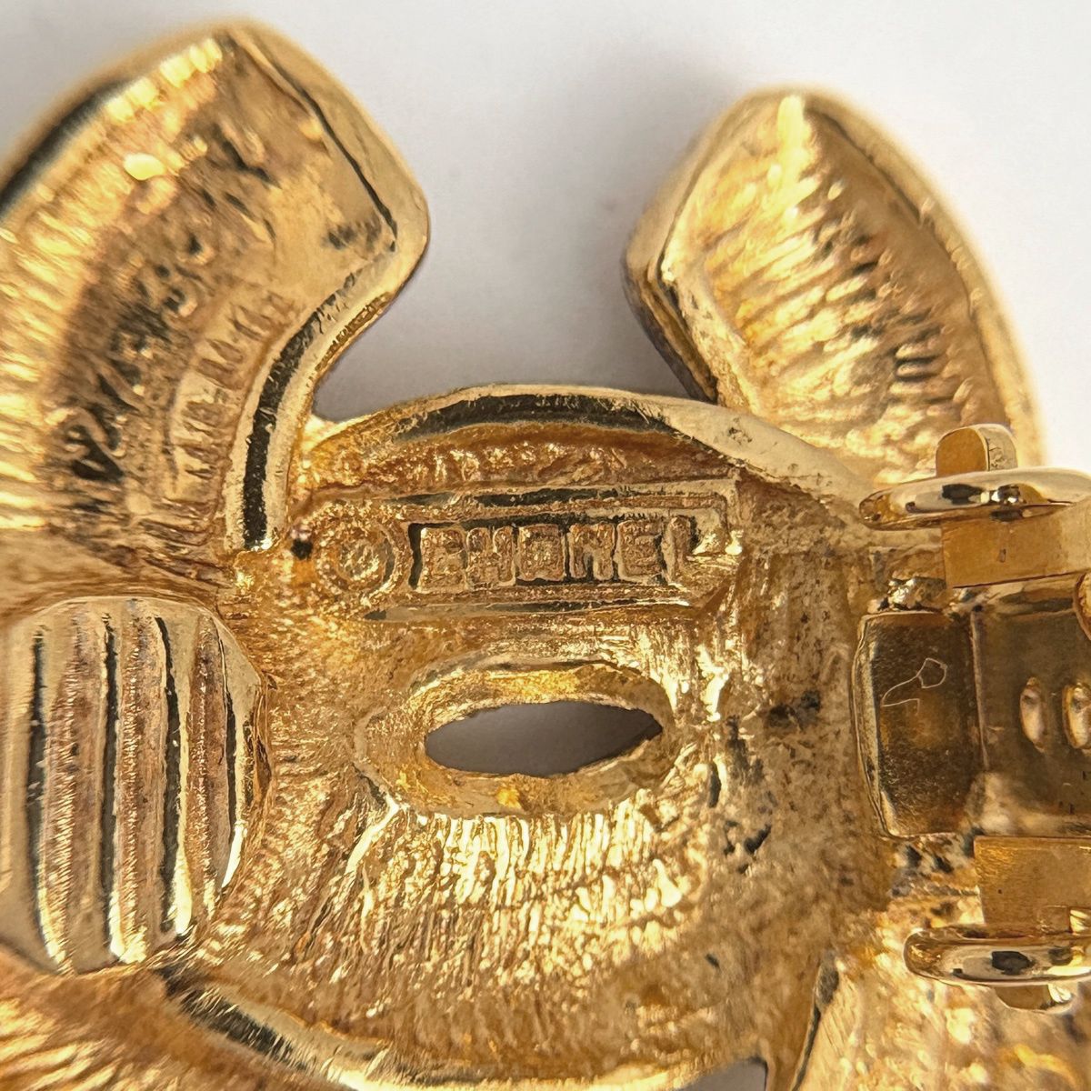 Chanel CC Logo Earrings Gold Plated — view 5