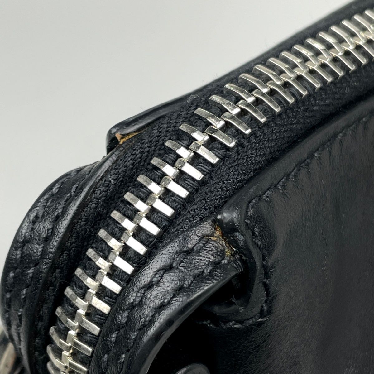 Prada Shoulder Bag Leather Nero — view 4