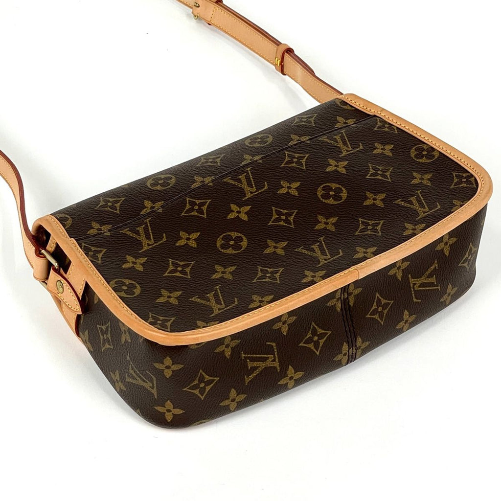 Louis Vuitton Sologne Crossbody Shoulder Bag Monogram Brown — view 2