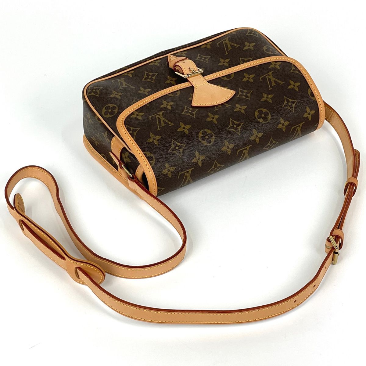 Louis Vuitton Sologne Crossbody Shoulder Bag Monogram Brown — view 9