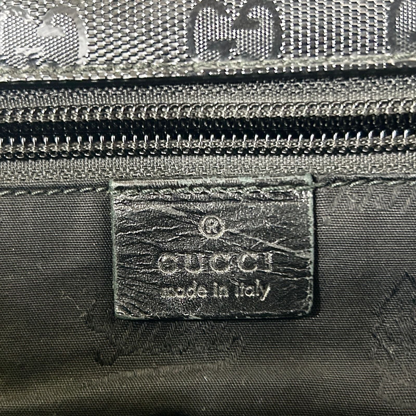 Gucci GG Supreme Leather Black Shoulder Bag Silver — view 4