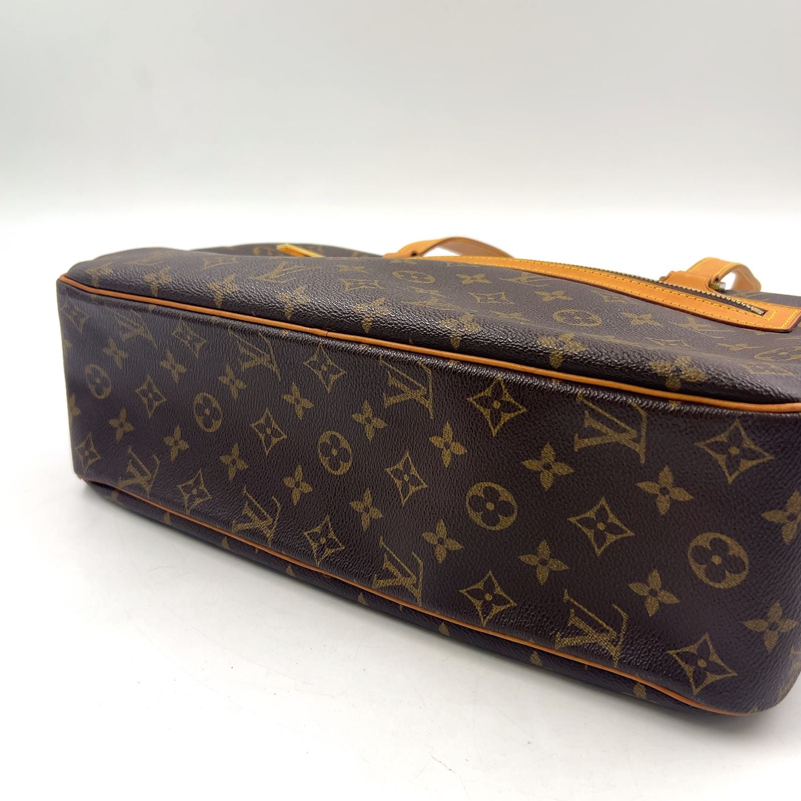 Louis Vuitton Cite GM Monogram Leather Brown Light Shoulder Bag Gold — view 5
