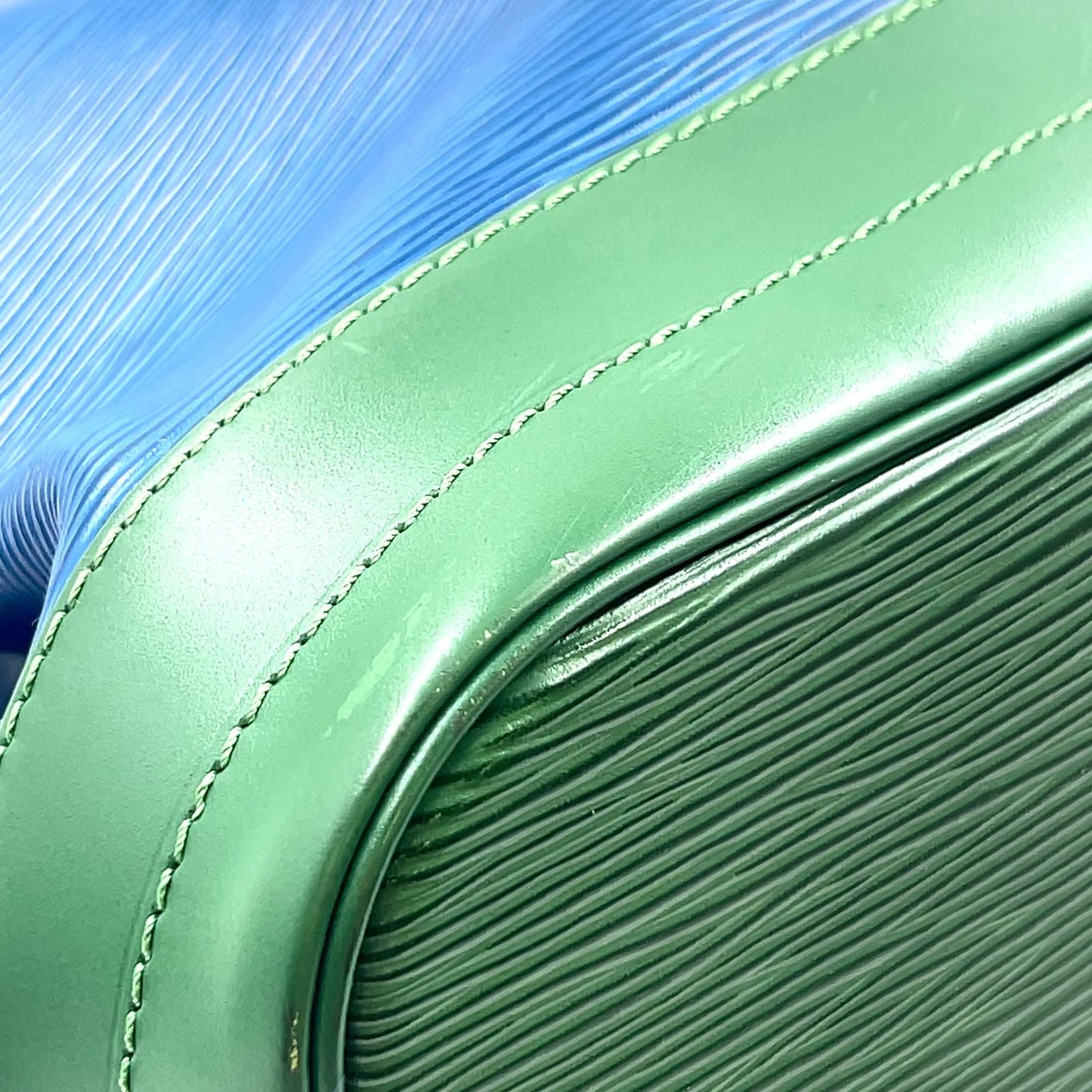 Louis Vuitton Noe Epi Toledo Blue Borneo Green Leather Shoulder Bag Gold — view 6
