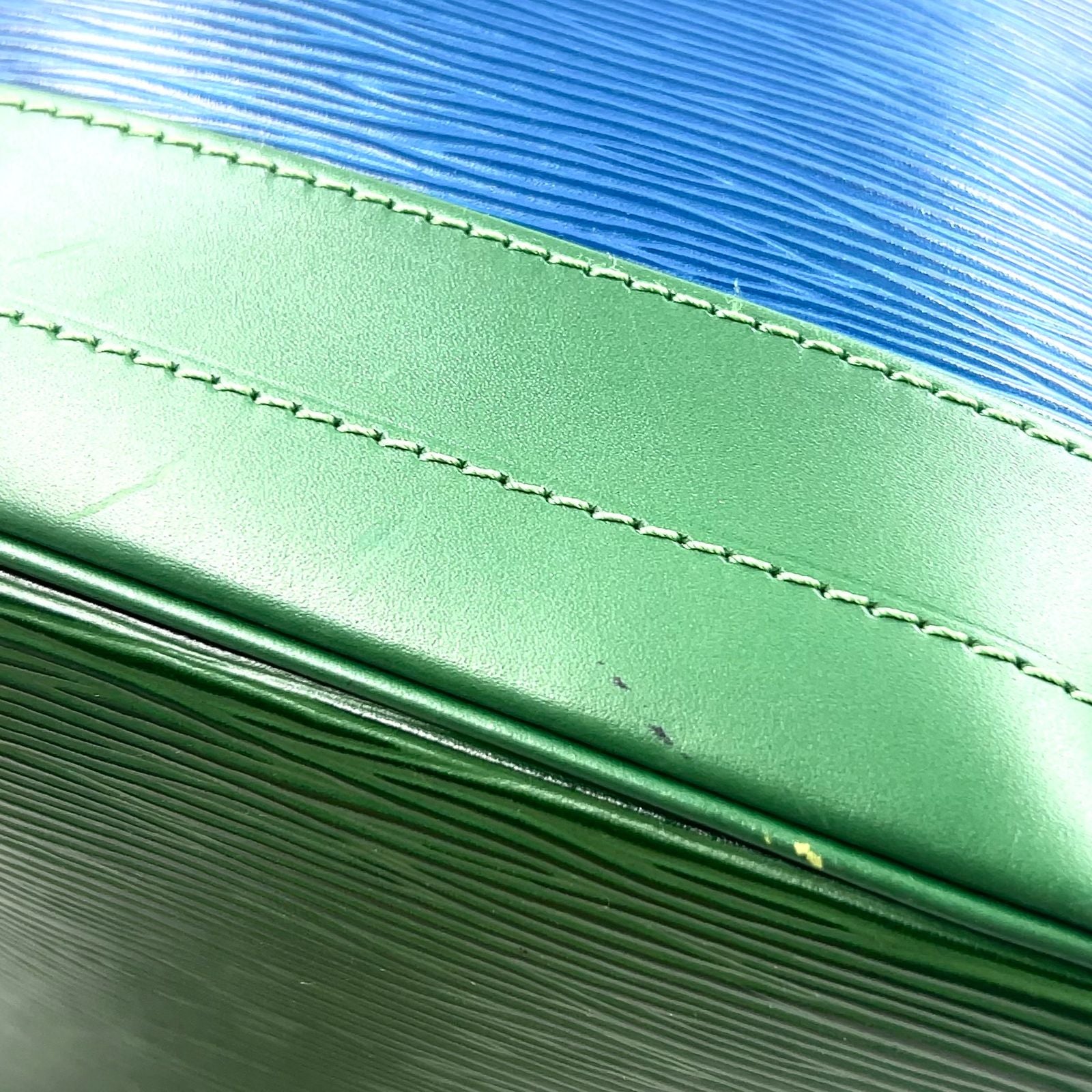 Louis Vuitton Noe Epi Toledo Blue Borneo Green Leather Shoulder Bag Gold — view 7