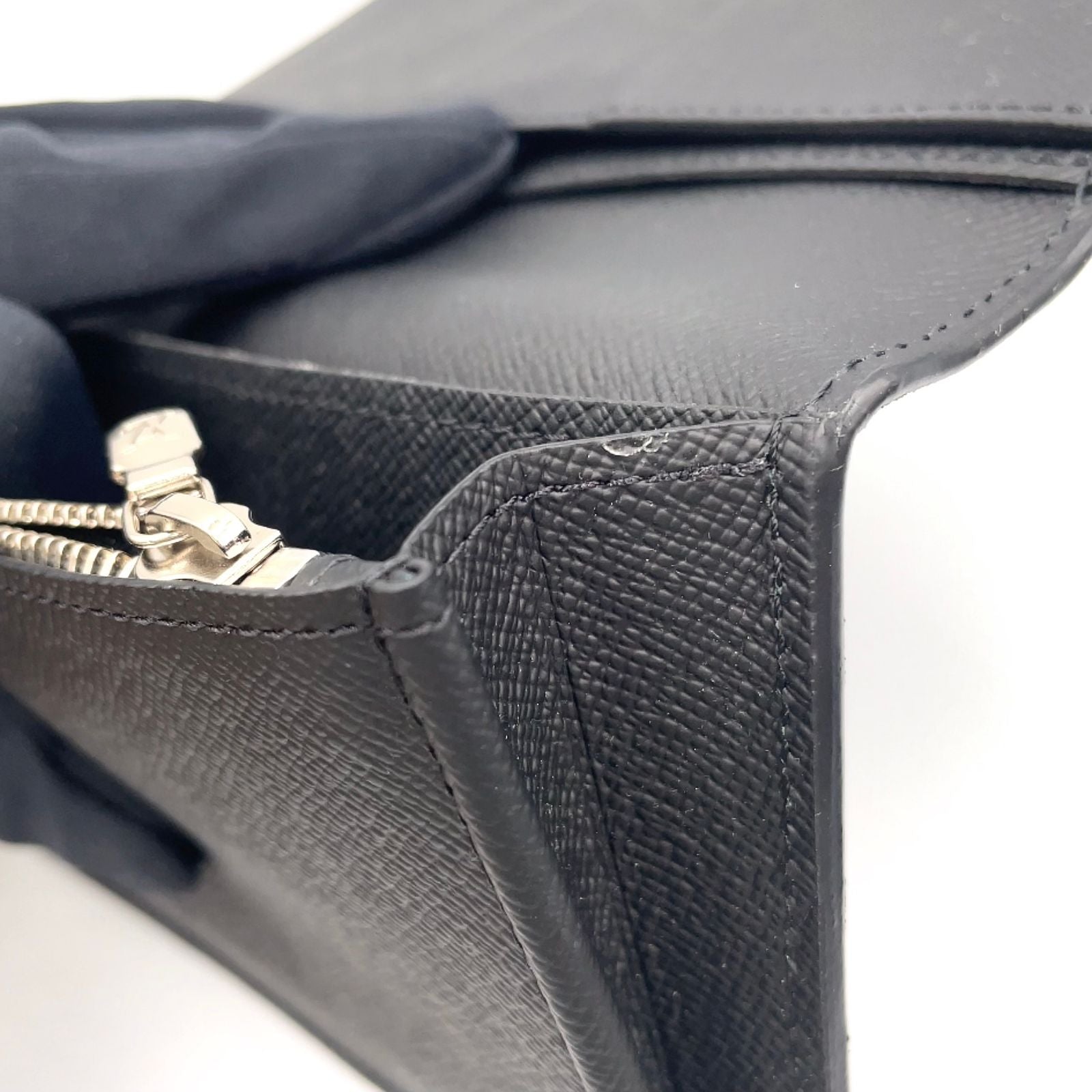 Louis Vuitton Portefeuille Brazza Epi Initial Leather Black Bifold Wallet Silver — view 7
