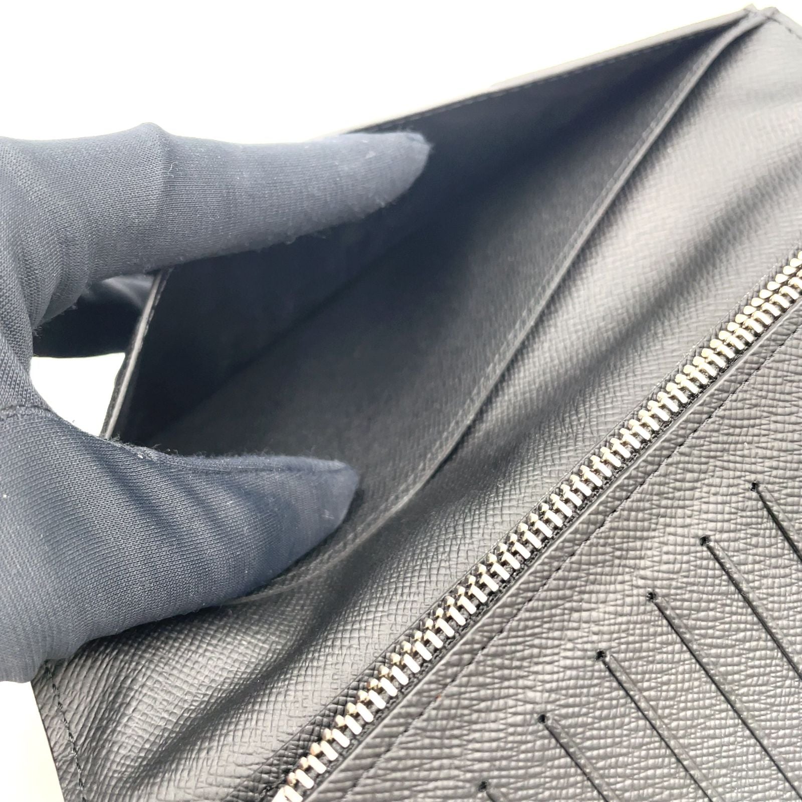Louis Vuitton Portefeuille Brazza Epi Initial Leather Black Bifold Wallet Silver — view 6