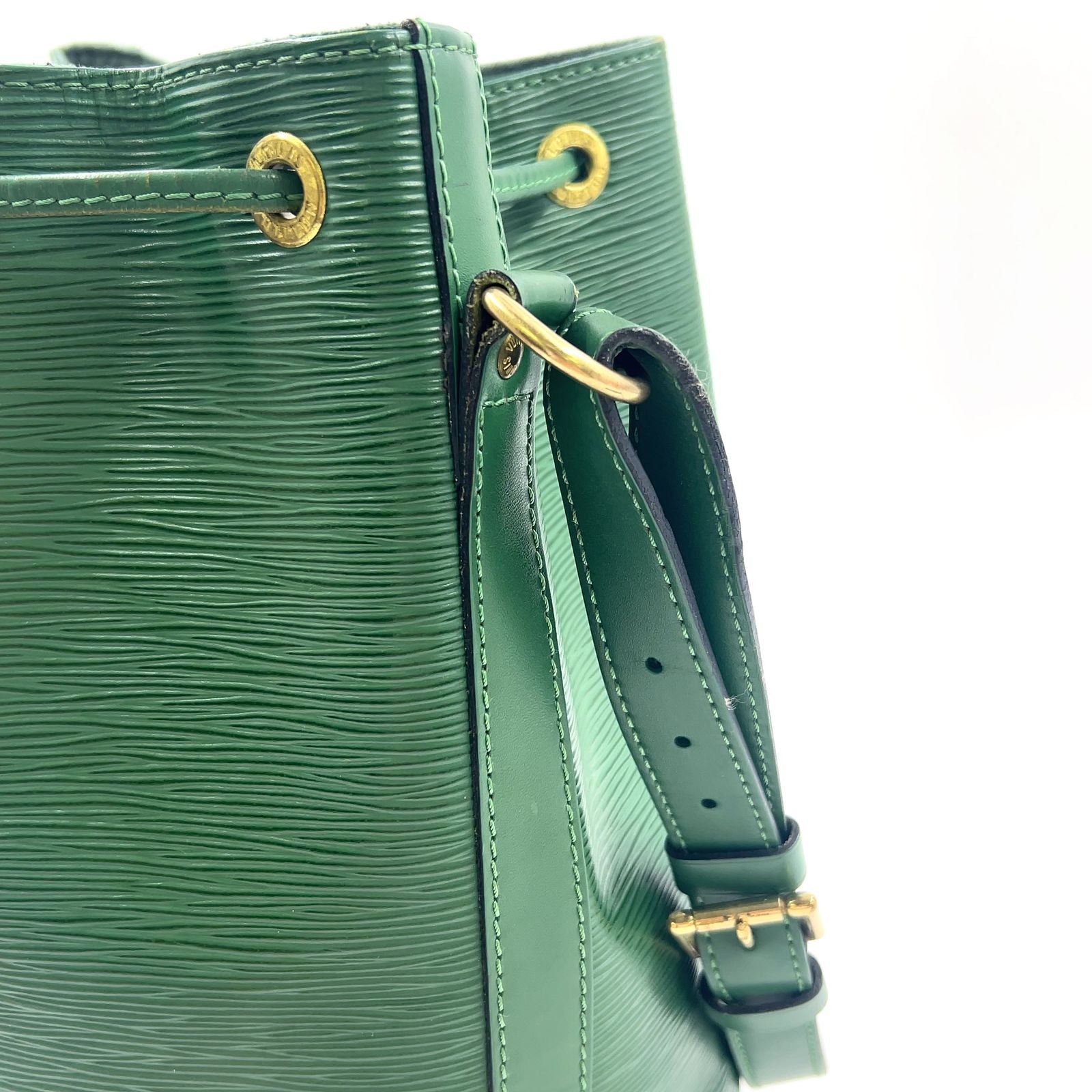 Louis Vuitton Noe Epi Borneo Green Leather Shoulder Bag Gold — view 7
