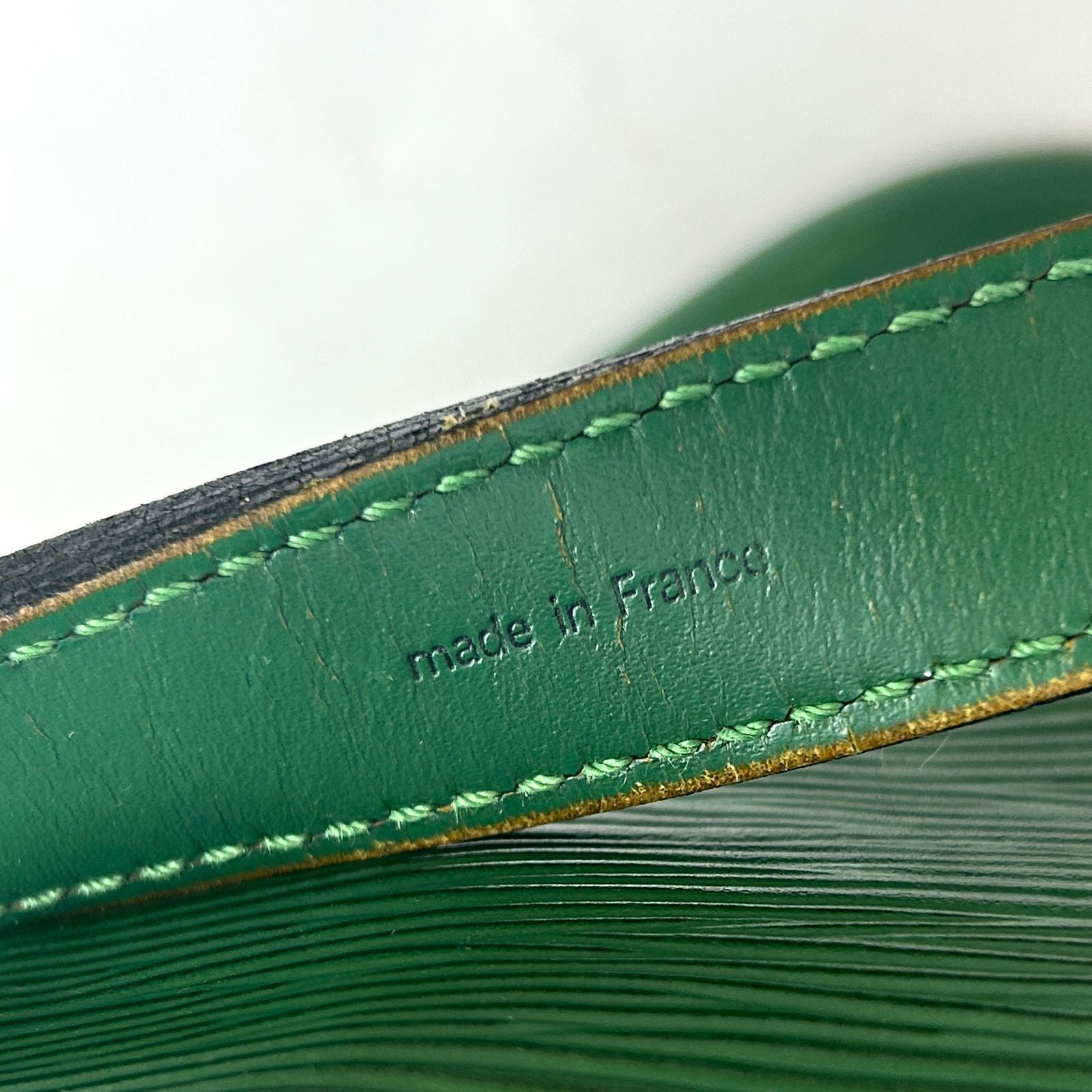 Louis Vuitton Noe Epi Borneo Green Leather Shoulder Bag Gold — view 9