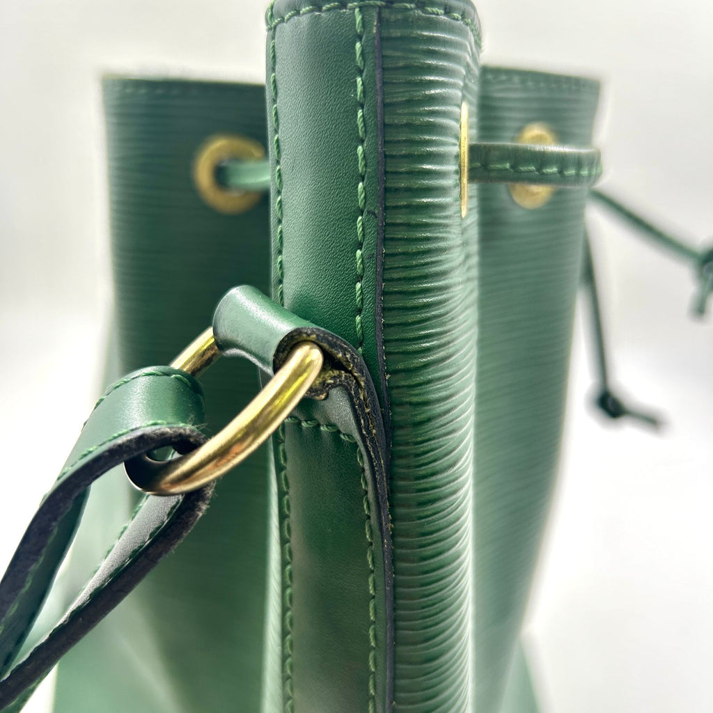 Louis Vuitton Noe Epi Borneo Green Leather Shoulder Bag Gold — view 8