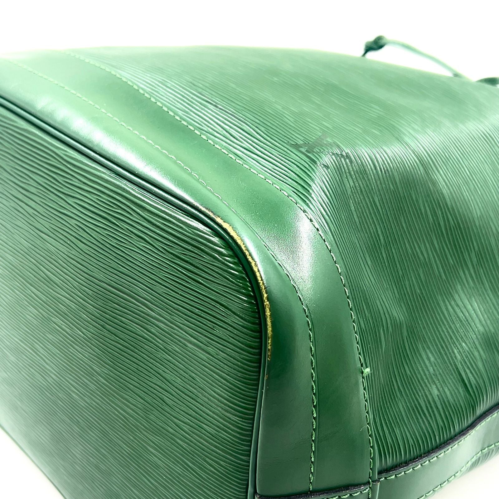 Louis Vuitton Noe Epi Borneo Green Leather Shoulder Bag Gold — view 6