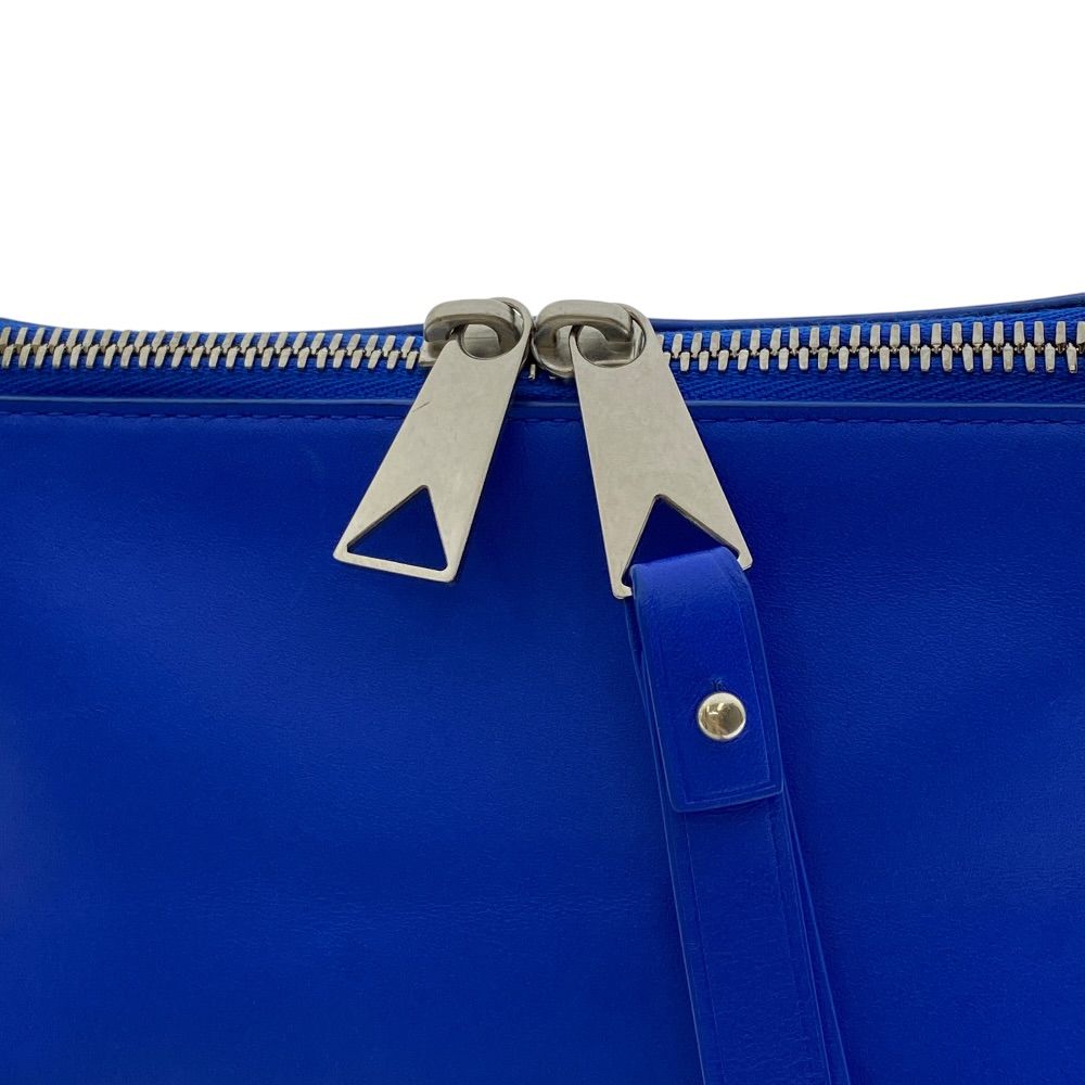 Bottega Veneta Triangle Clutch Wrist Strap Pouch Leather Blue Mode Practical — view 4
