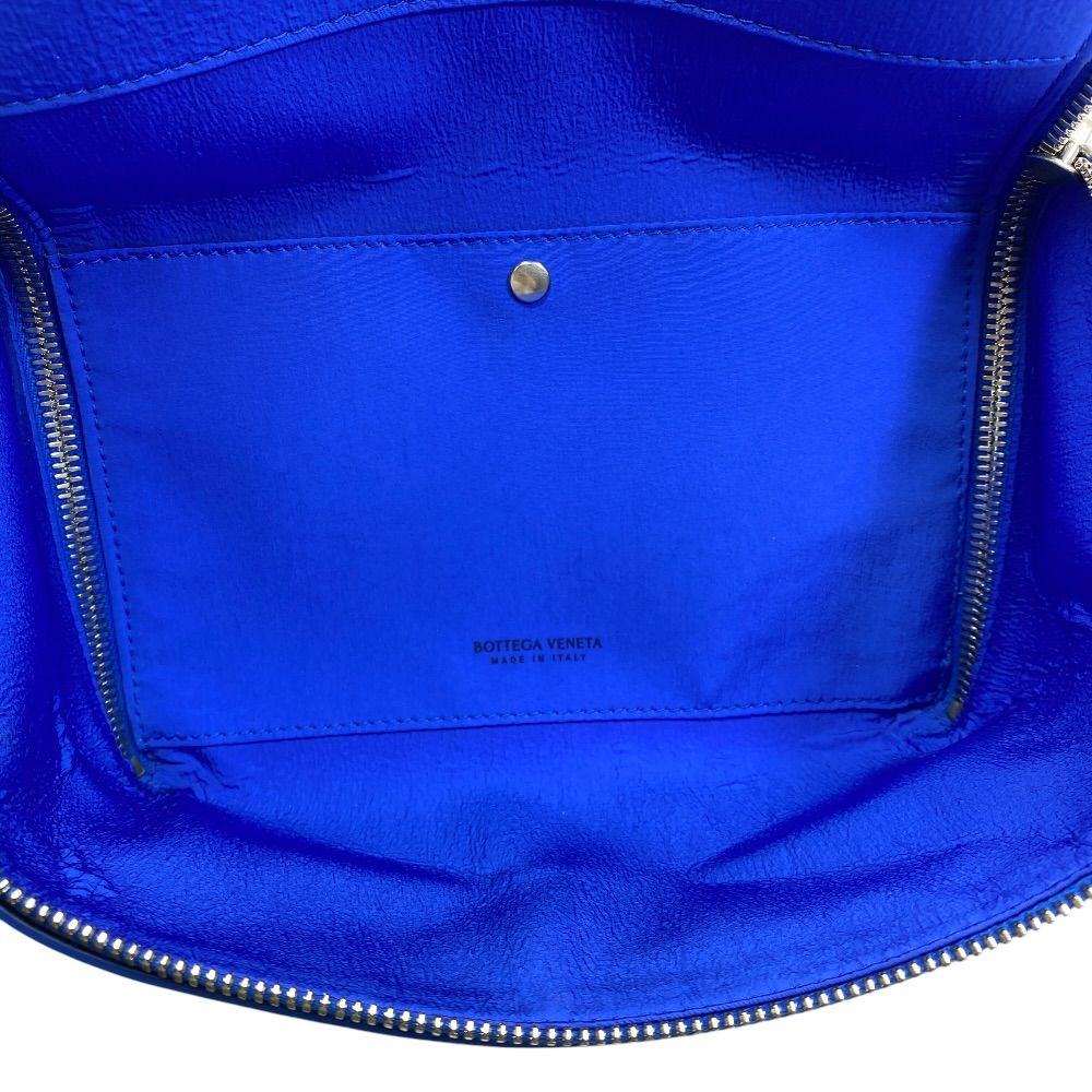 Bottega Veneta Triangle Clutch Wrist Strap Pouch Leather Blue Mode Practical — view 7