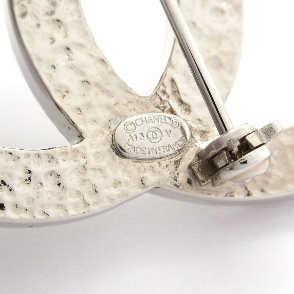 Chanel Brooch CC Logo Silver White — view 3