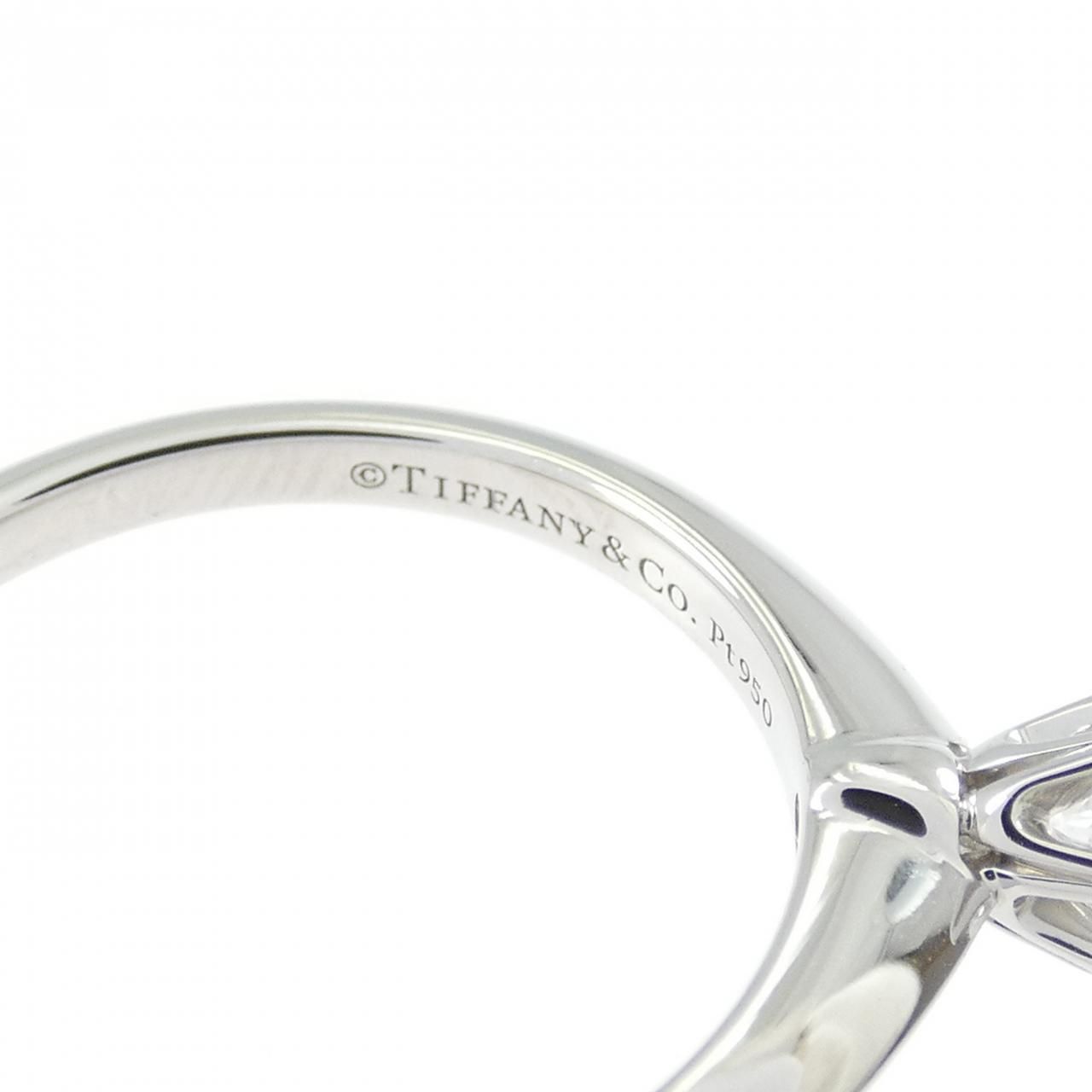 Tiffany & Co Classic Solitaire Ring — view 4