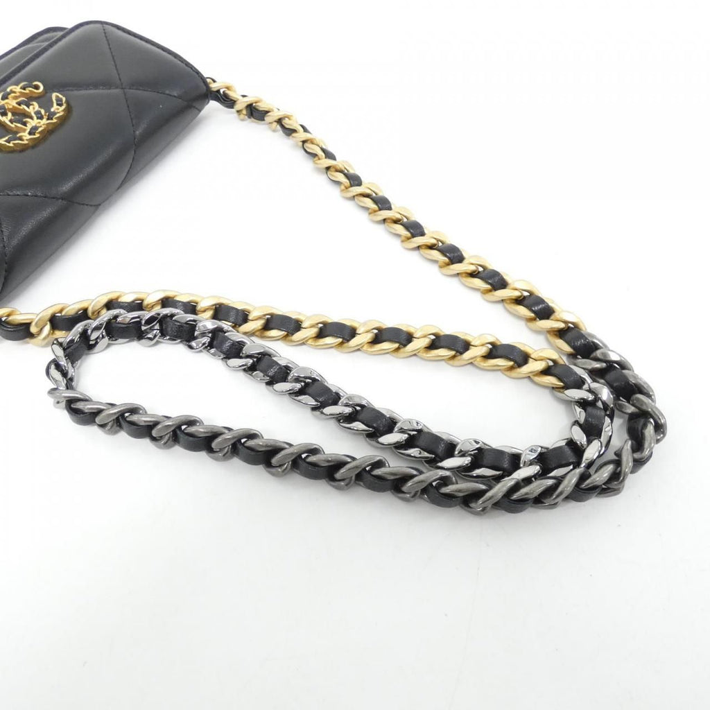 Chanel 19 Line Chain Clutch — view 7