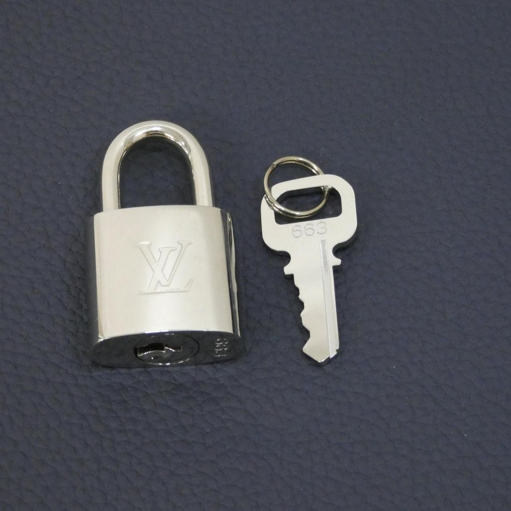 Louis Vuitton LV Aerogram Takeoff Tote — view 5
