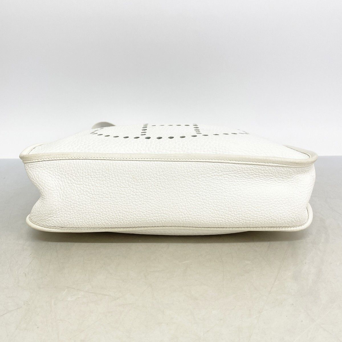 Hermes Shoulder Bag Evelyne Taurillon Clemence White Silver — view 3