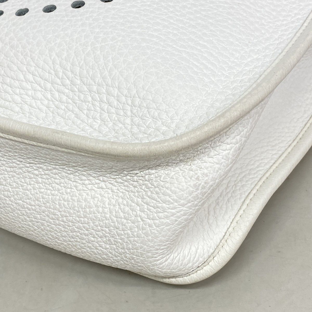Hermes Shoulder Bag Evelyne Taurillon Clemence White Silver — view 7
