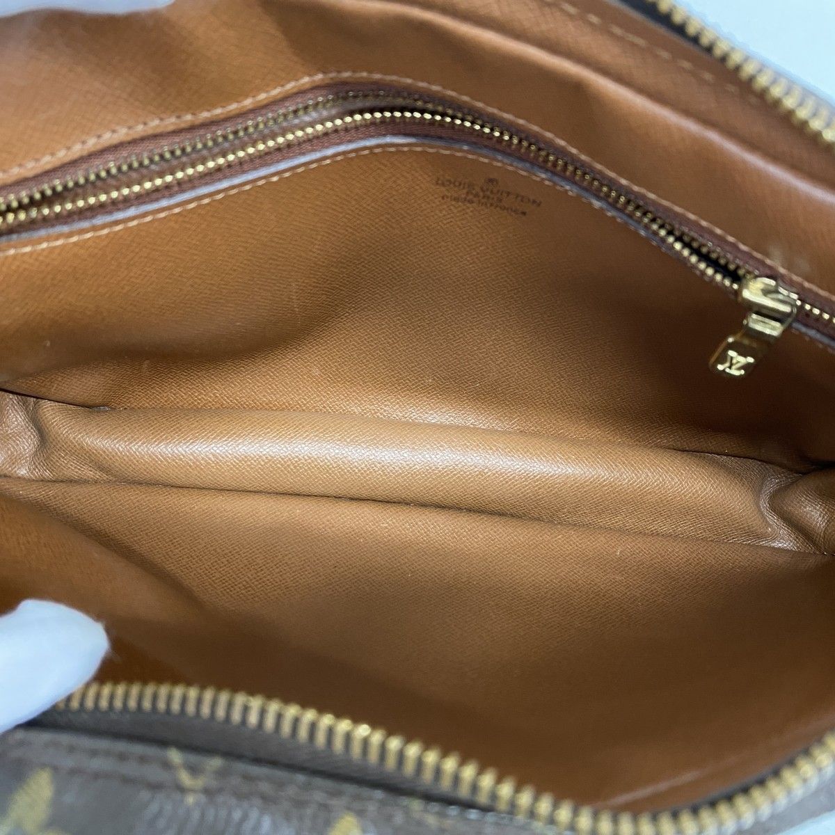 Louis Vuitton Clutch Monogram Marly Dragonne GM Brown — view 4