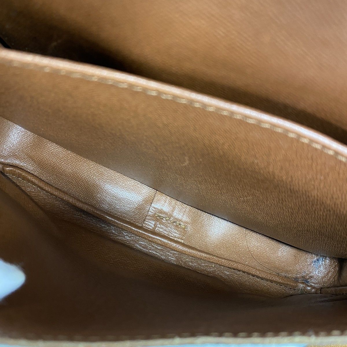 Louis Vuitton Shoulder Bag Monogram Cartouchiere GM Brown — view 4