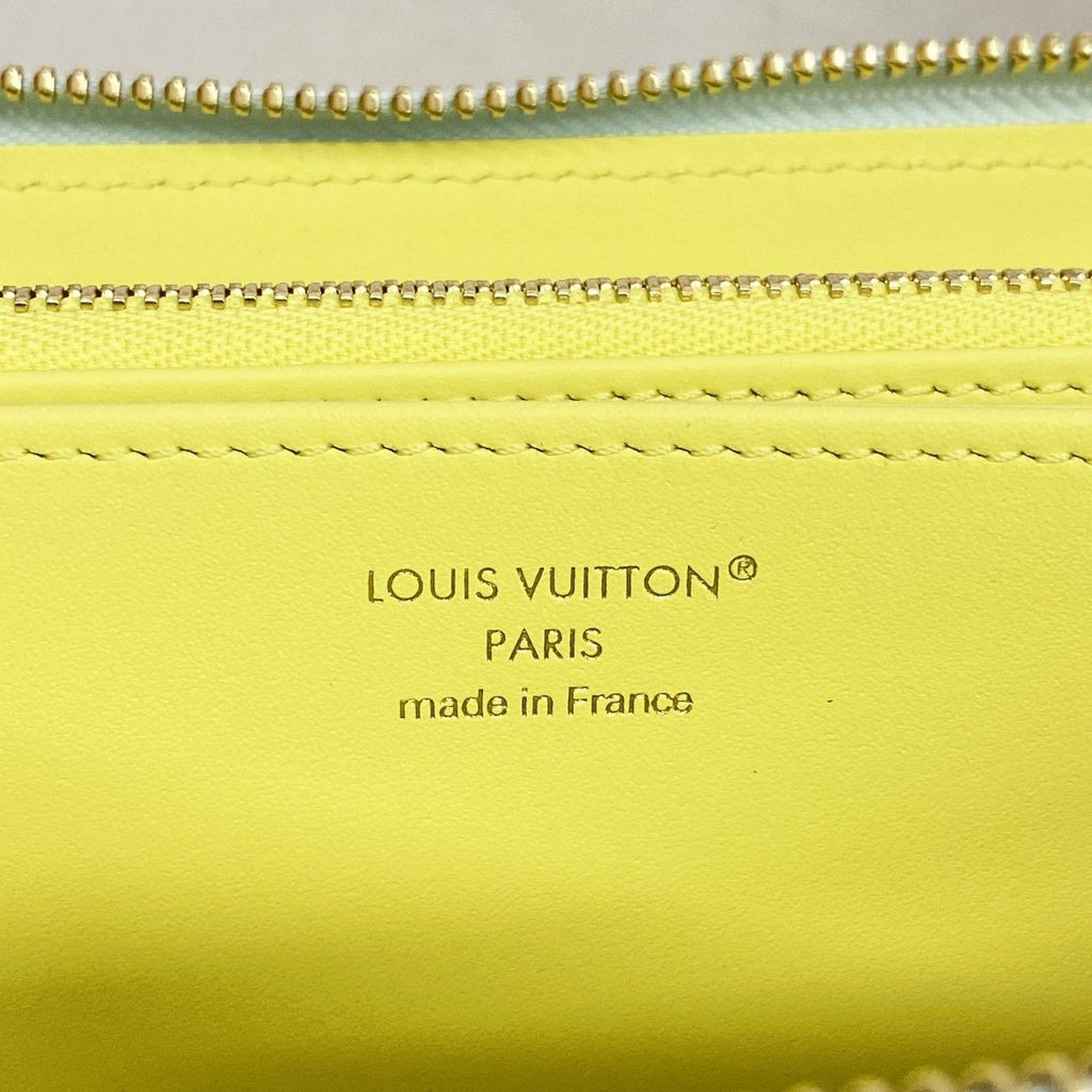 Louis Vuitton Wallet Mahina Zippy Sky Blue Citrus — view 4