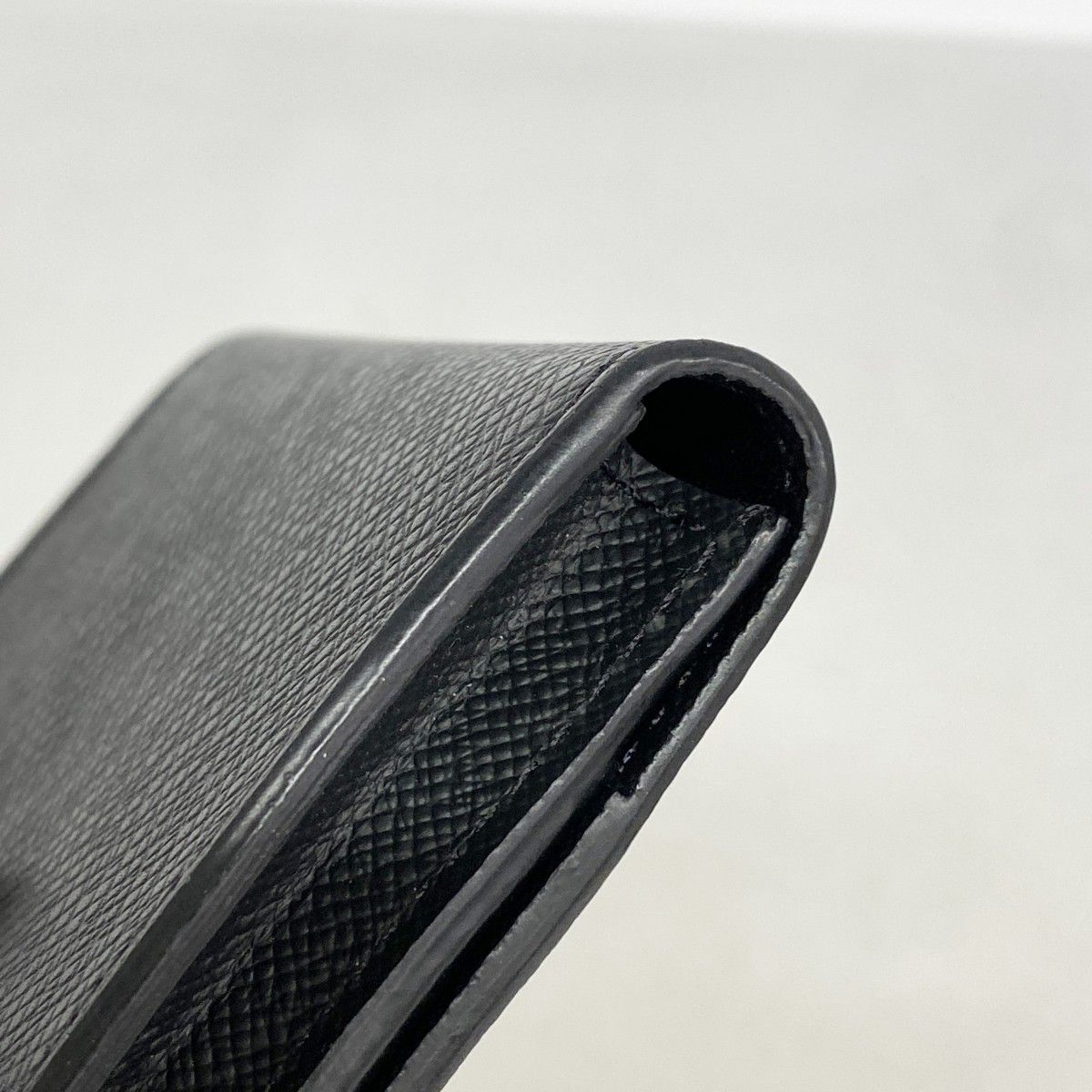 Louis Vuitton Card Case Taiga Business Holder Noir — view 5