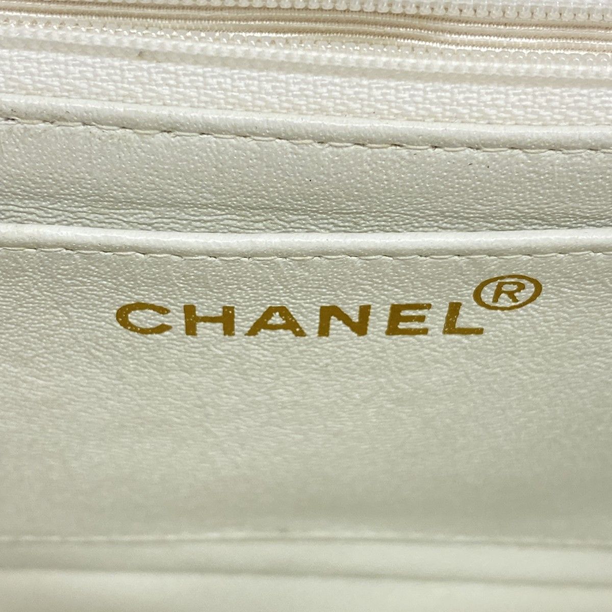 Chanel Shoulder Bag Mini Quilted Lambskin White Gold — view 5