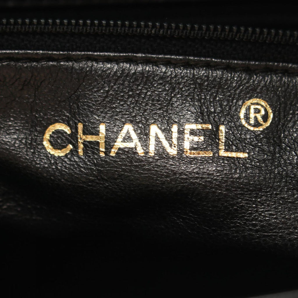 Chanel Shoulder Bag Quilted Black Lambskin — view 4