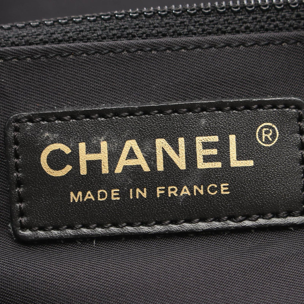 Chanel Tote New Travel Line Black Leather — view 4