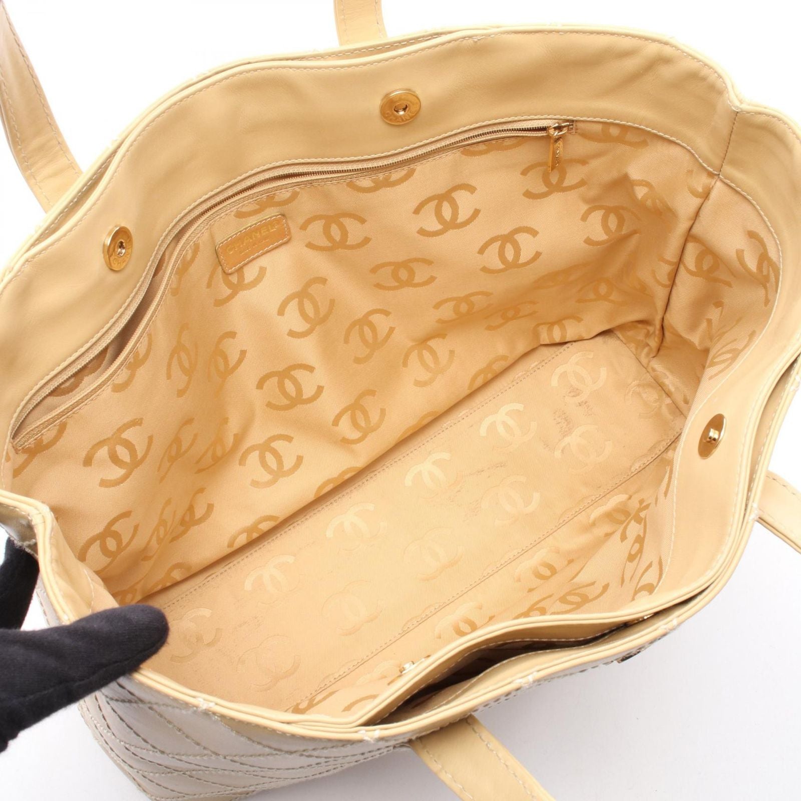 Chanel Tote Wild Stitch Beige Leather — view 3