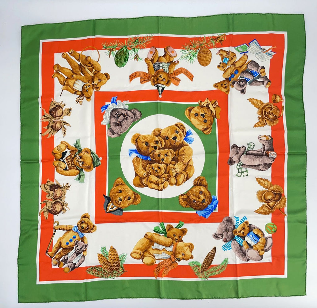 Hermes Carre 90 Confidets Descoeurs Friends of the Heart Green Multicolor Silk