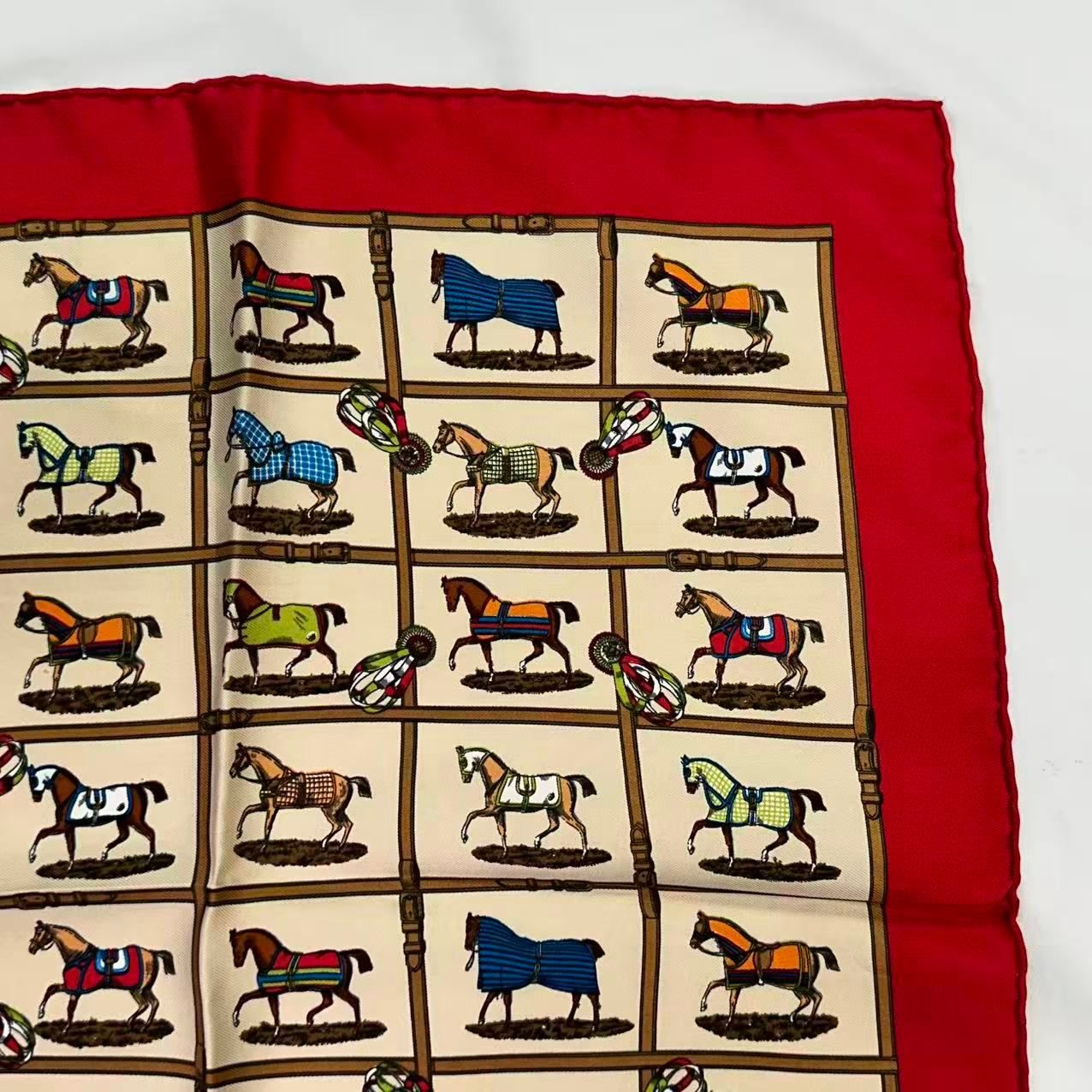 Hermes Scarf Silk 48 Cheveaux Au Paddock 48 Horses in the — view 4