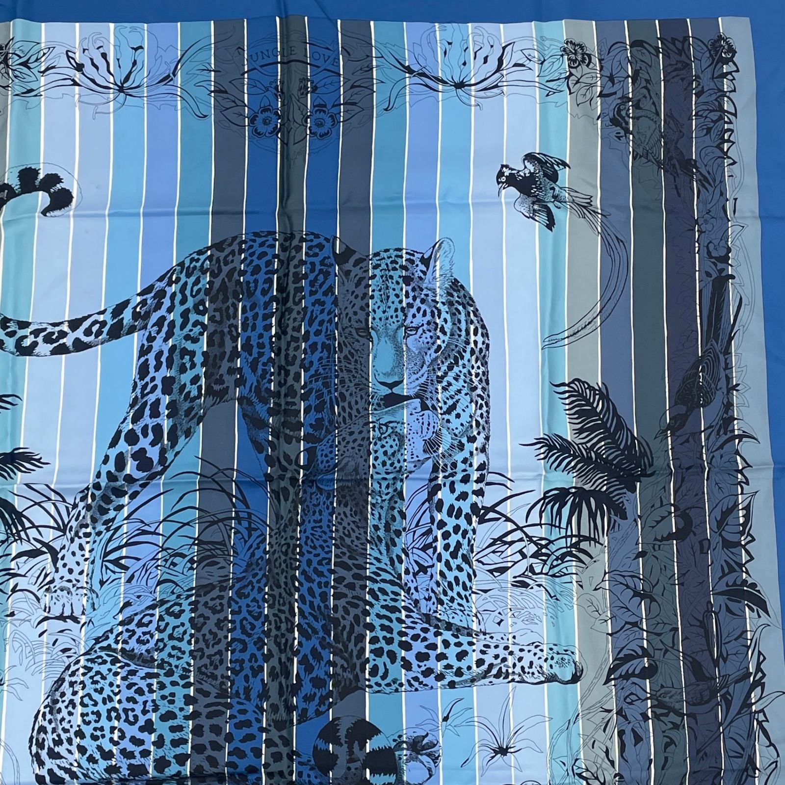 Hermes Scarf Carre 90 Dip Dye Jungle Love Silk 100% Blue — view 4