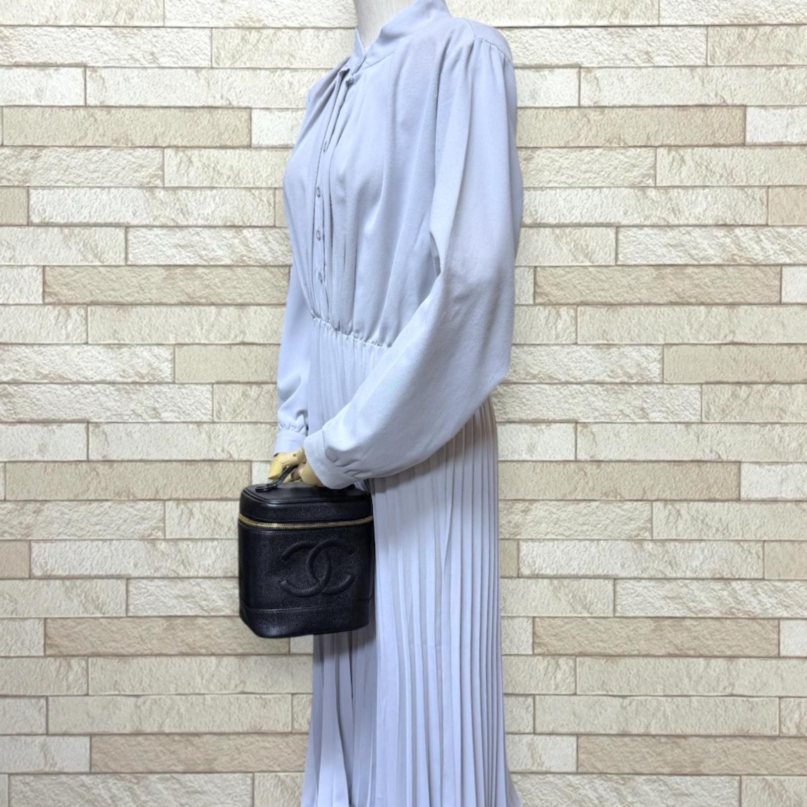 Chanel Vanity Bag Black — view 2