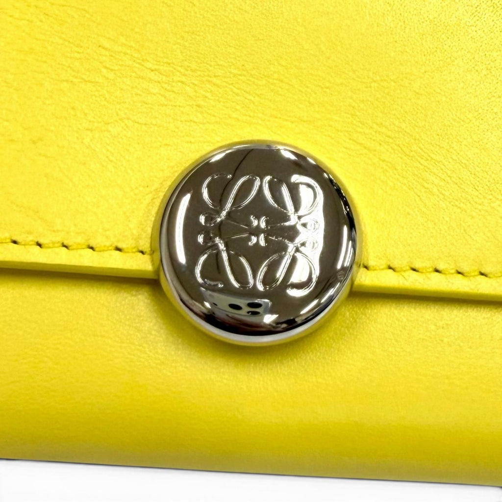 Loewe Pebble Vertical Wallet Small Shiny Napaca Flight Citrine Anagram Trifold — view 9