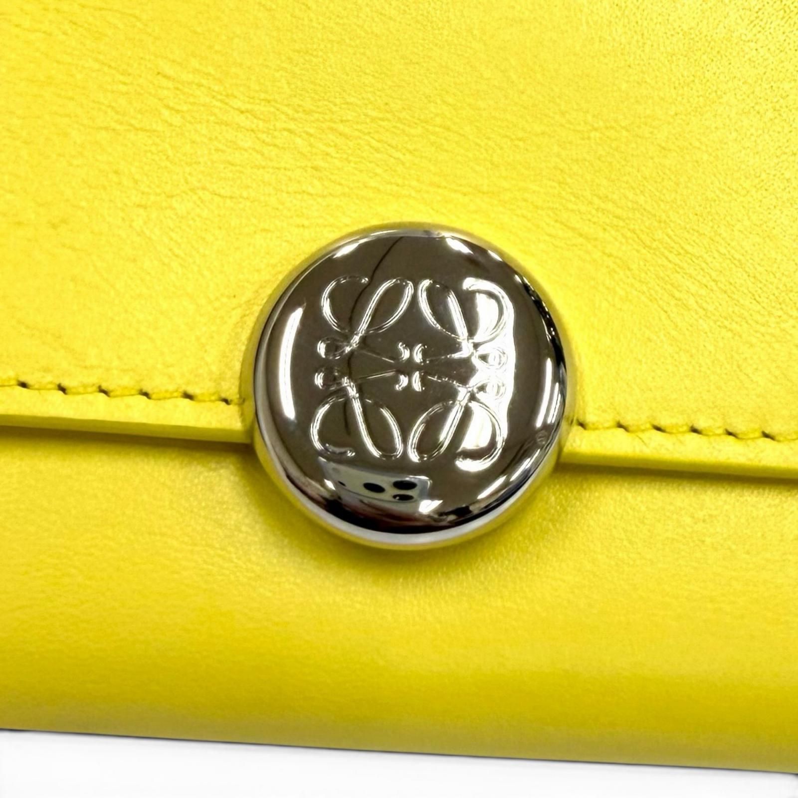 Loewe Pebble Vertical Wallet Small Shiny Napaca Flight Citrine Anagram Trifold — view 9
