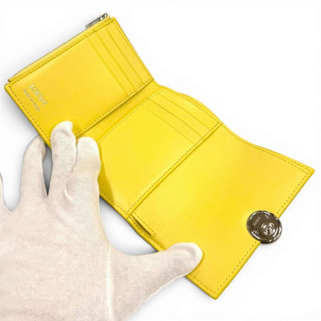 Loewe Pebble Vertical Wallet Small Shiny Napaca Flight Citrine Anagram Trifold — view 5
