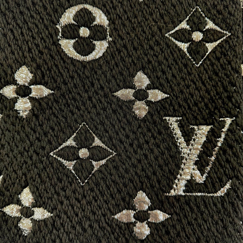 Louis Vuitton Echarpe Logo Mania Shine Wool Silk Noir Scarf with Fringe — view 4