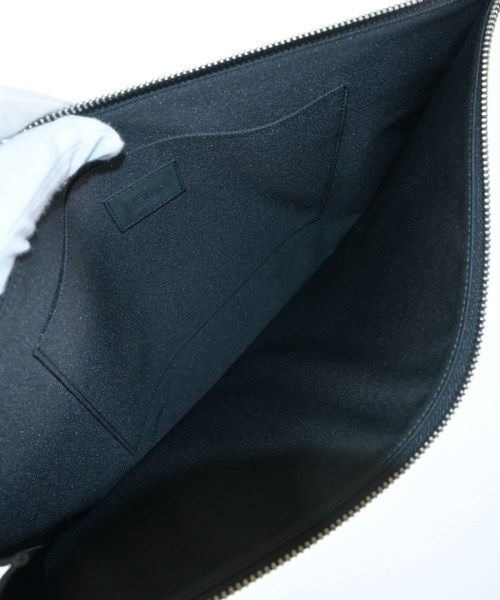 Louis Vuitton Clutch Gray — view 3
