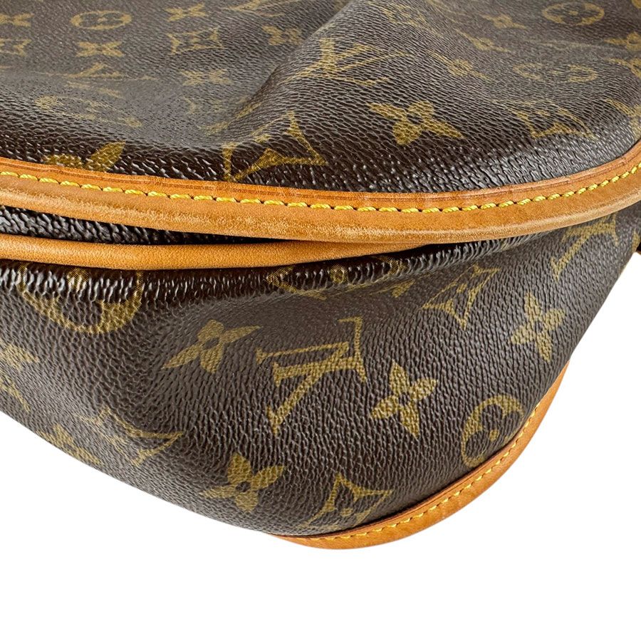 Louis Vuitton Shoulder Bag Menilmontant — view 9