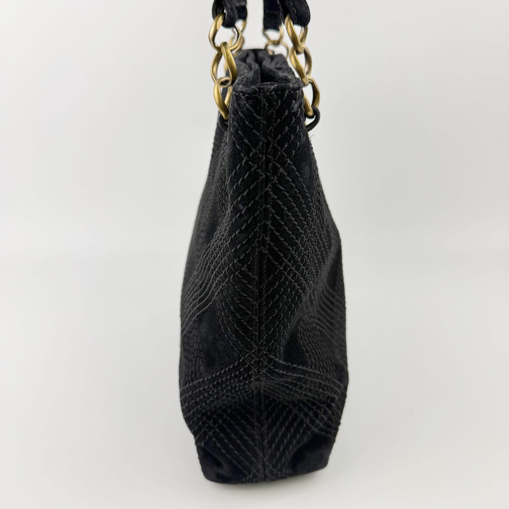 Chanel CC Logo Quilted Tote Shoulder Bag Suede Black Gold Vintage — view 7