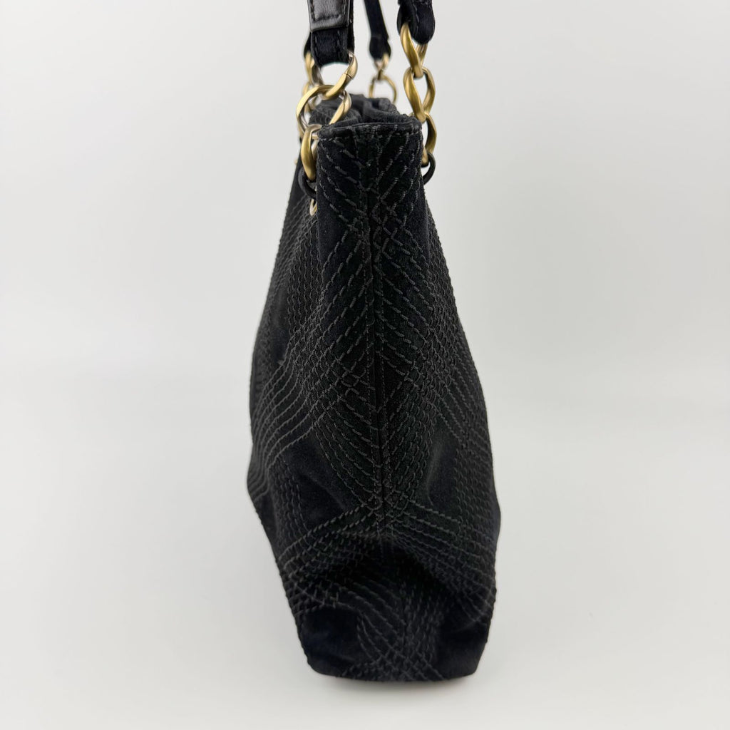 Chanel CC Logo Quilted Tote Shoulder Bag Suede Black Gold Vintage — view 5