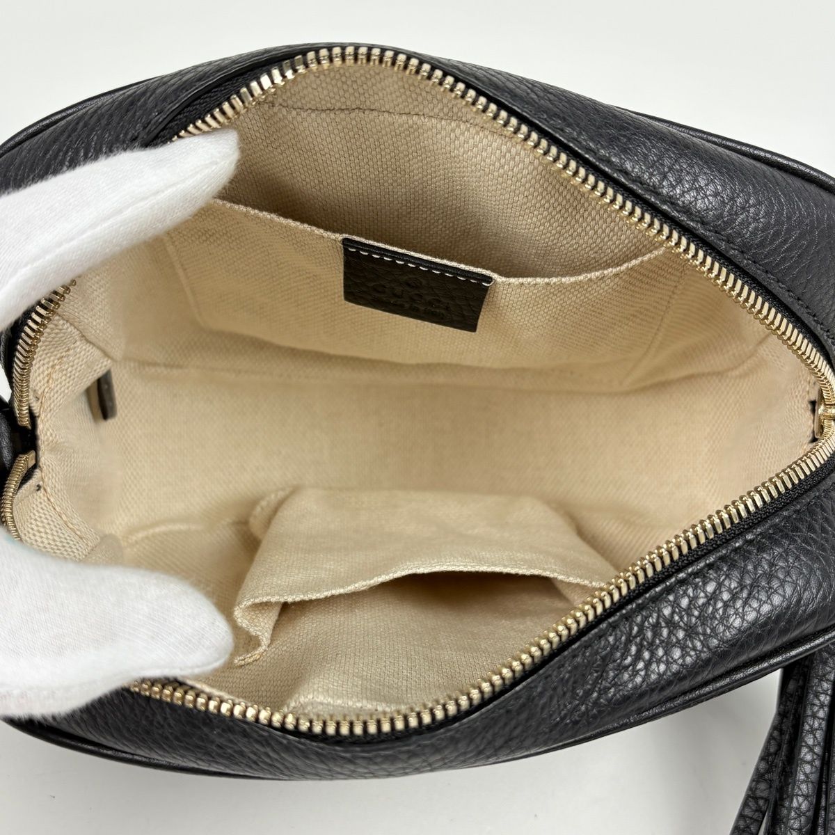 Gucci Soho Shoulder Bag Tassel Fringe Interlocking Leather Black — view 7
