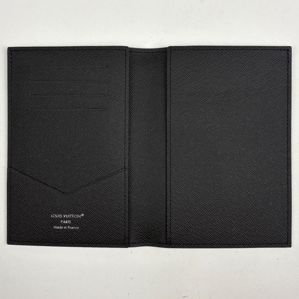 Louis Vuitton Couverture Passport NM Holder Card Case Monogram Eclipse Black — view 4