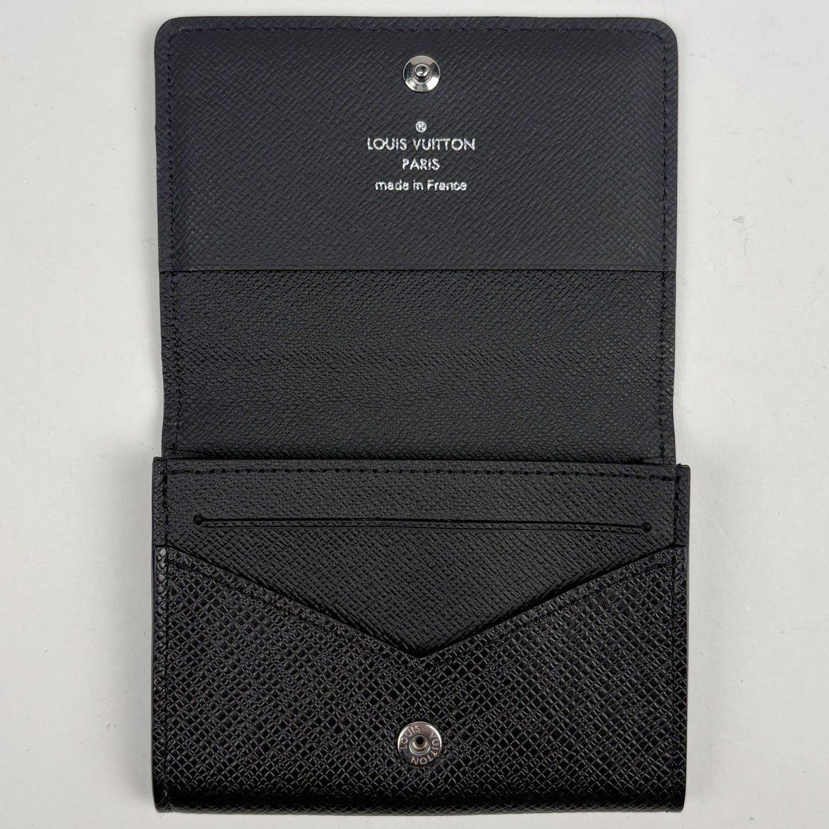 Louis Vuitton Business Card Holder NM Taiga Noir — view 5