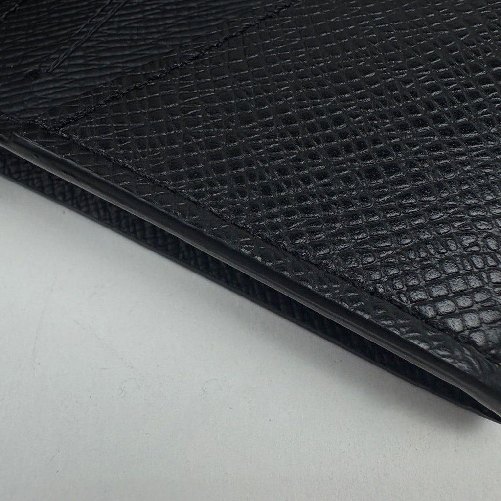 Louis Vuitton Business Card Holder NM Taiga Noir — view 3