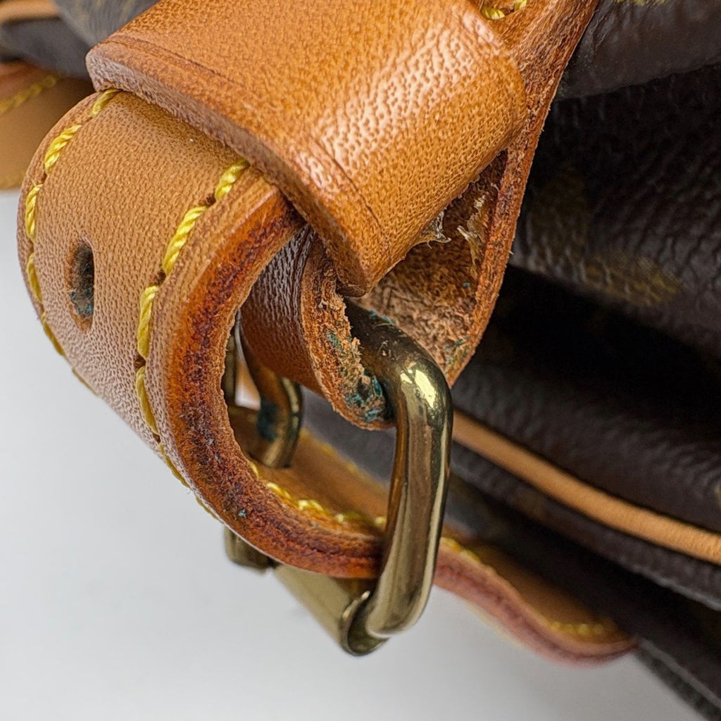Louis Vuitton Saumur 30 Crossbody Shoulder Bag Monogram Brown — view 4