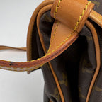 Louis Vuitton Saumur 30 Crossbody Shoulder Bag Monogram Brown — view 6