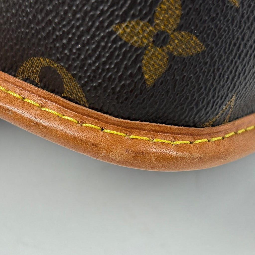 Louis Vuitton Sologne Crossbody Shoulder Bag Monogram Brown — view 4